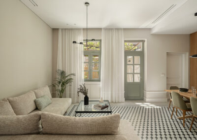 Residence in Harmonic Lines